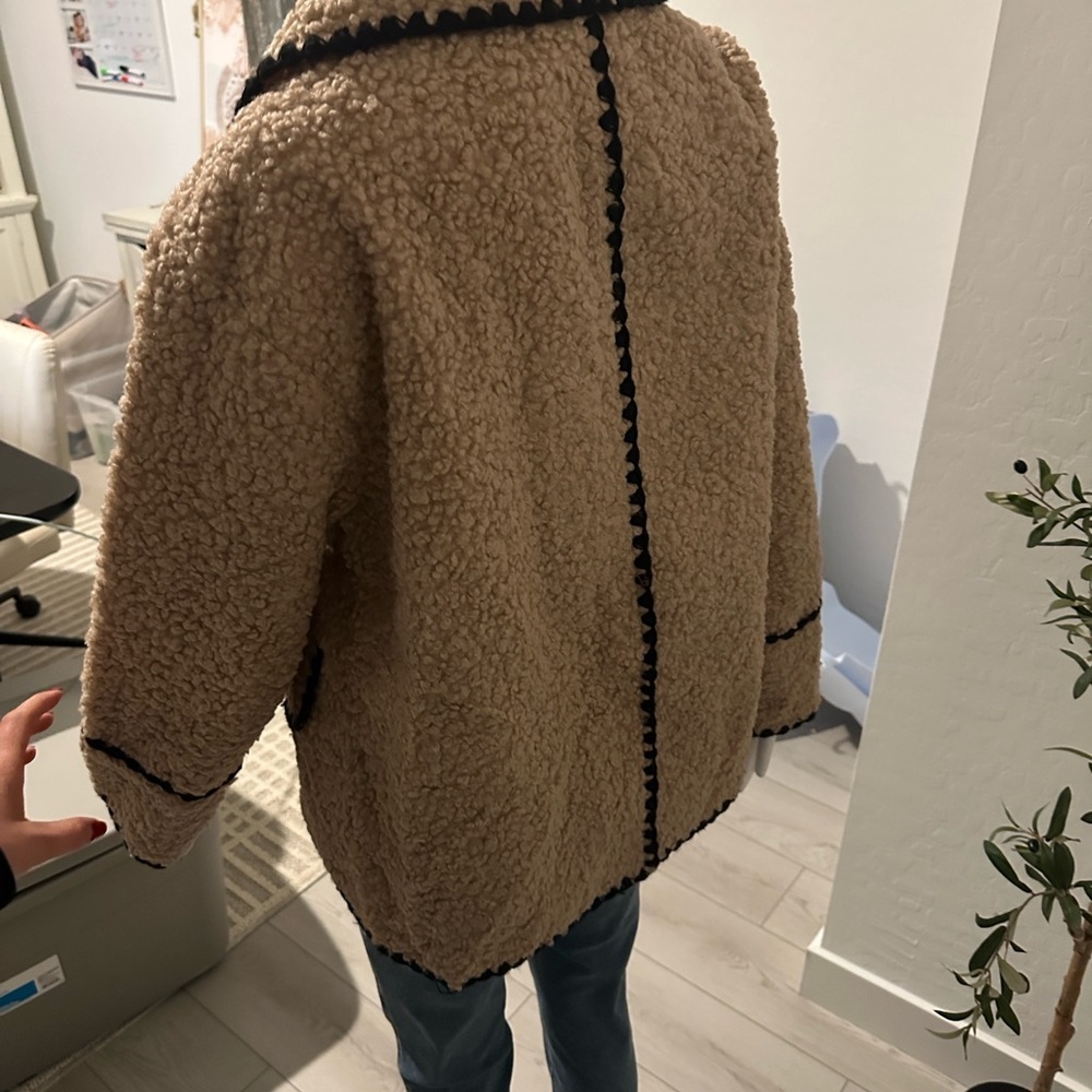 Cozy Tan Sherpa Jacket with Black Trim - Picture 7 of 8